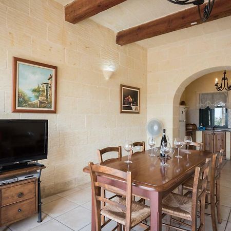 Valley View - Holiday Farmhouse With Private Pool Nadur Exterior photo
